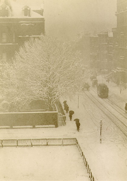 snapshot_-_from_my_window,_new_york,_1907_the_elp.jpg